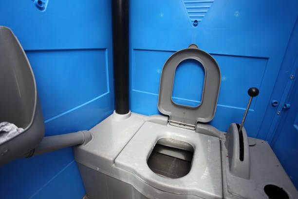 Best Restroom Trailer for Weddings  in Menomonie, WI